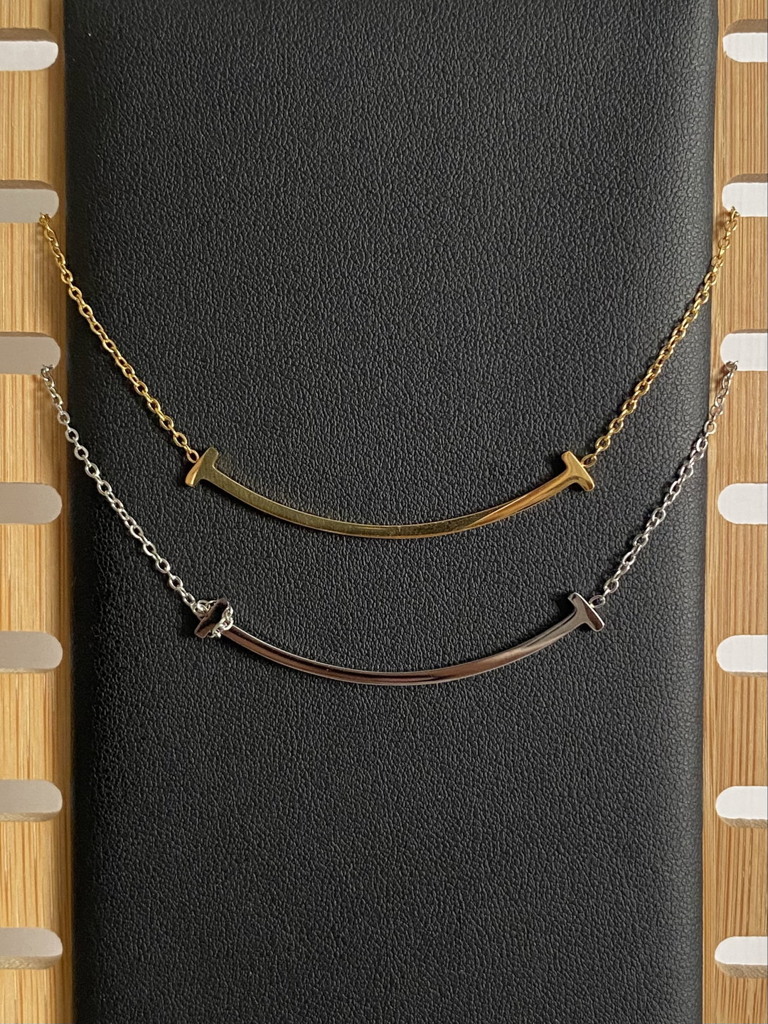 T-smile necklace