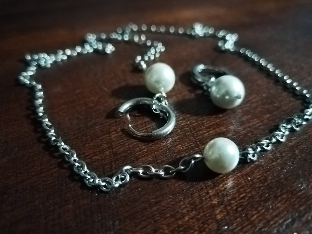 Glass Pearl necklace & earring set