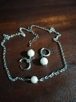 Glass Pearl necklace & earring set