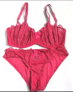 Weny Maroon