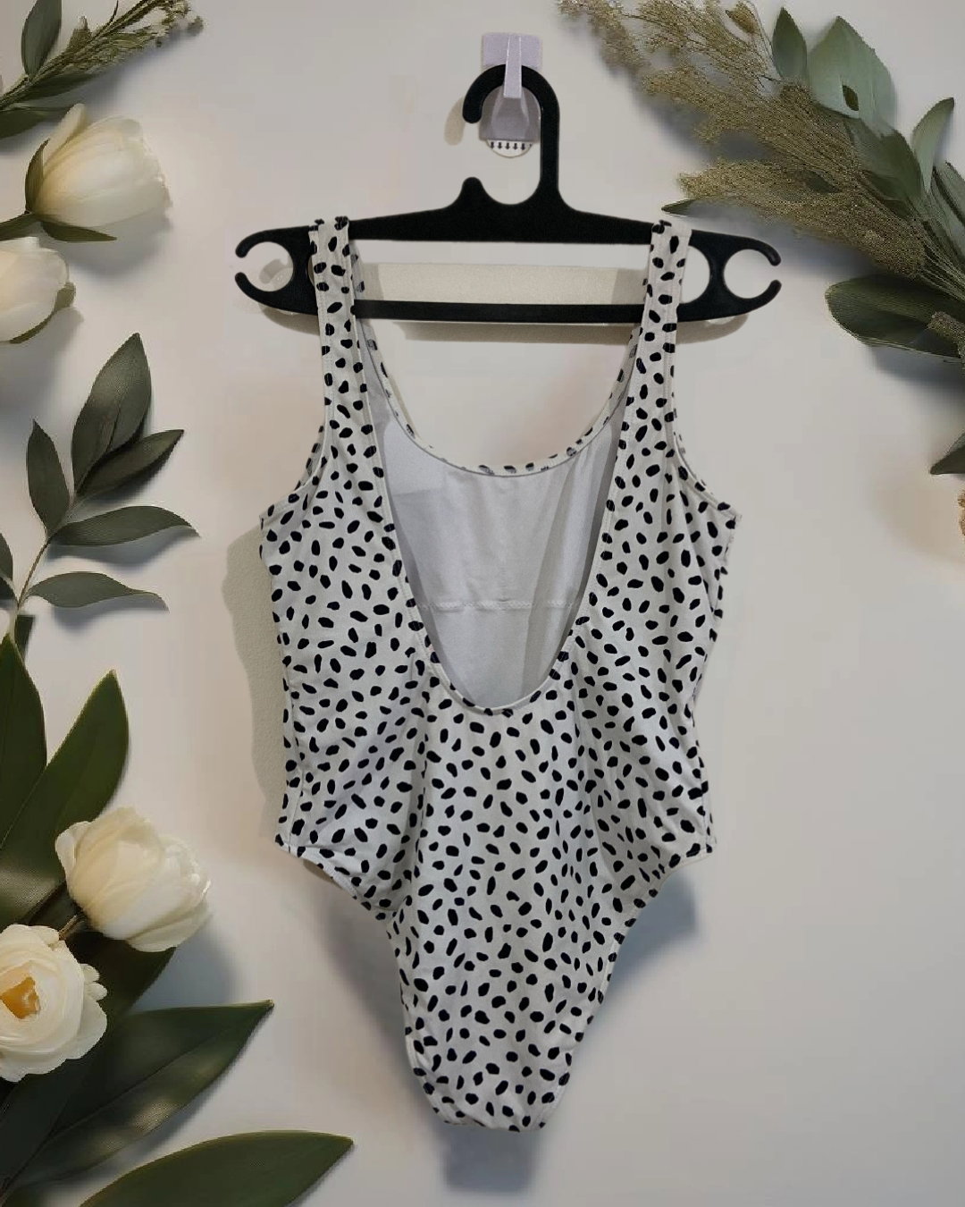 Black and White Swimsuit_1