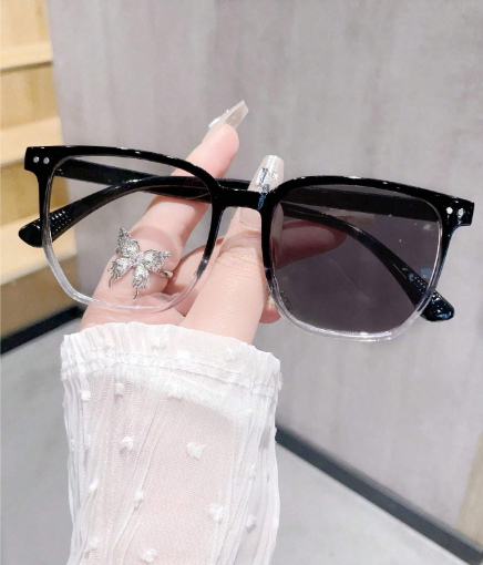 Lunettes carrees_0