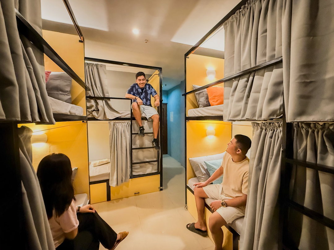 Single Bed in 6-Bed Coliving Room (Mixed Genders)