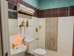 Cozy Private Room (Sleeps 6)