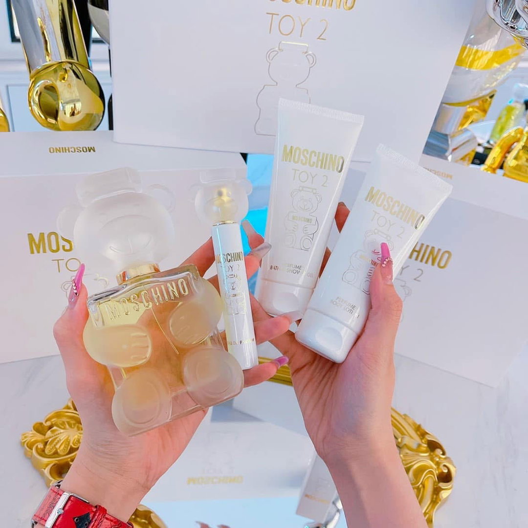 Moschino White Toy 2 Perfume Travel Gift Set