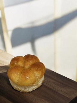 honey butter flower bun