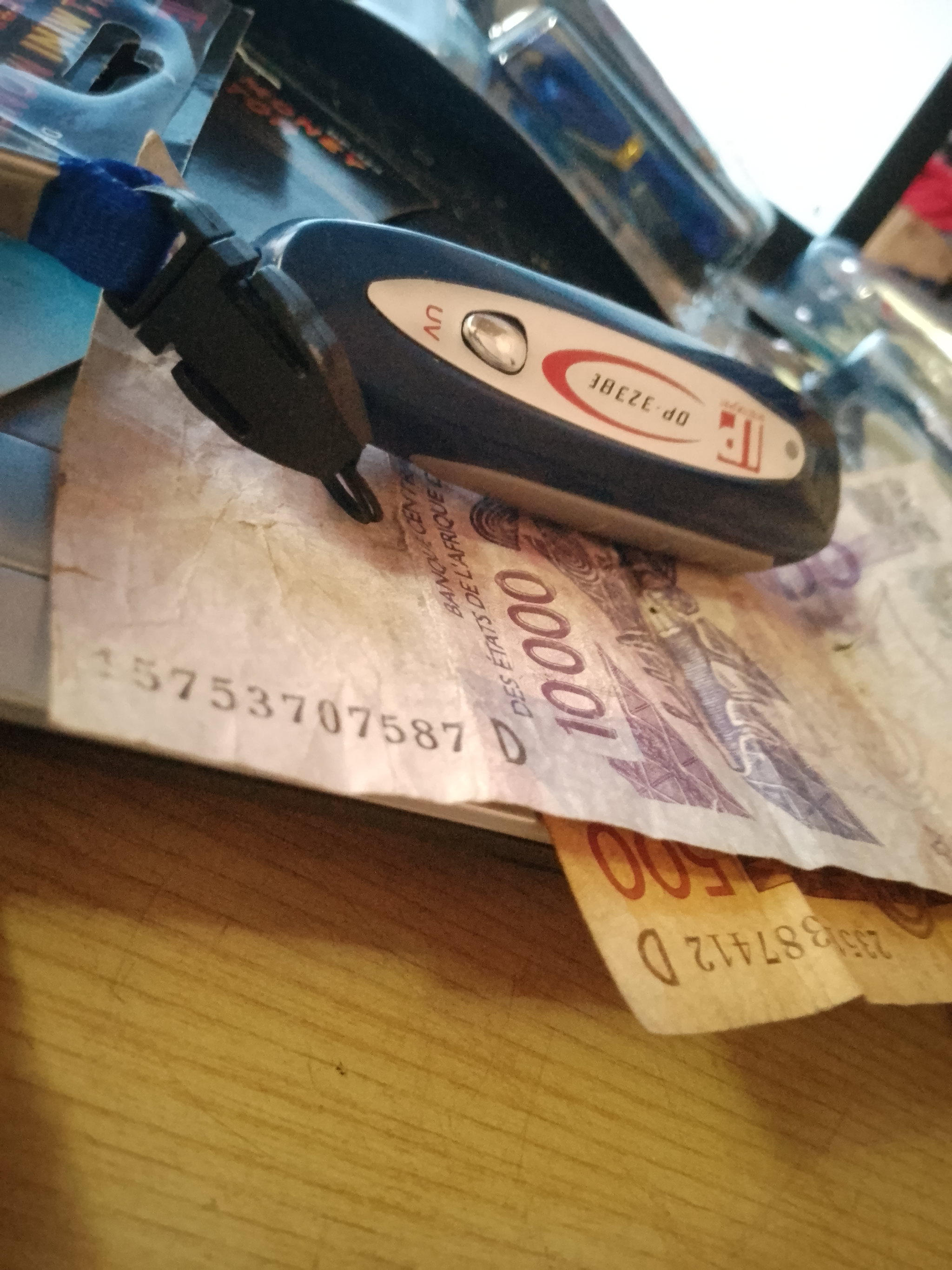 Détecteur de faux billets_1
