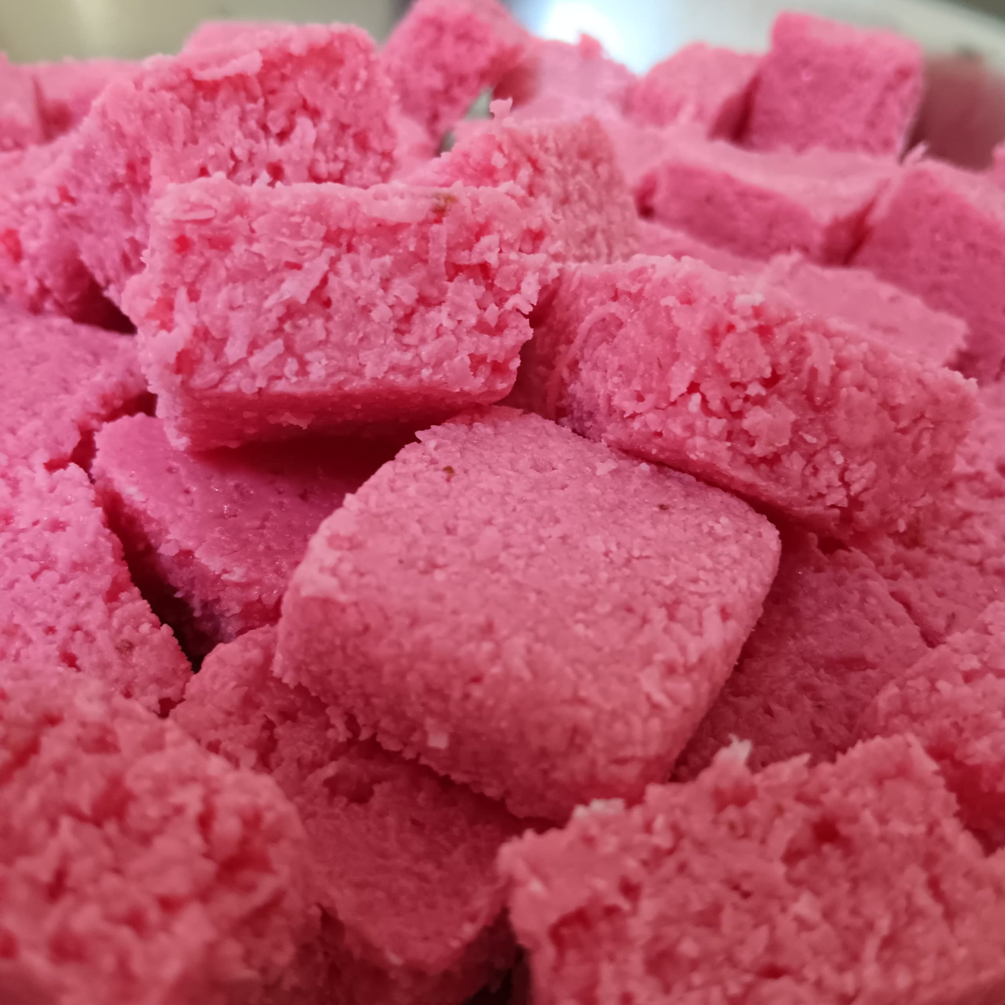 ROSE COCONUT CANDY_0