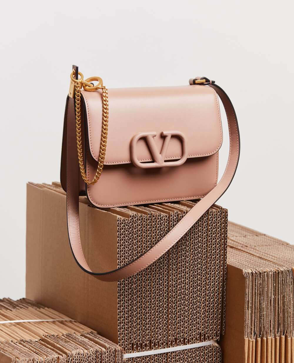 Valentino Vring nude bag _1