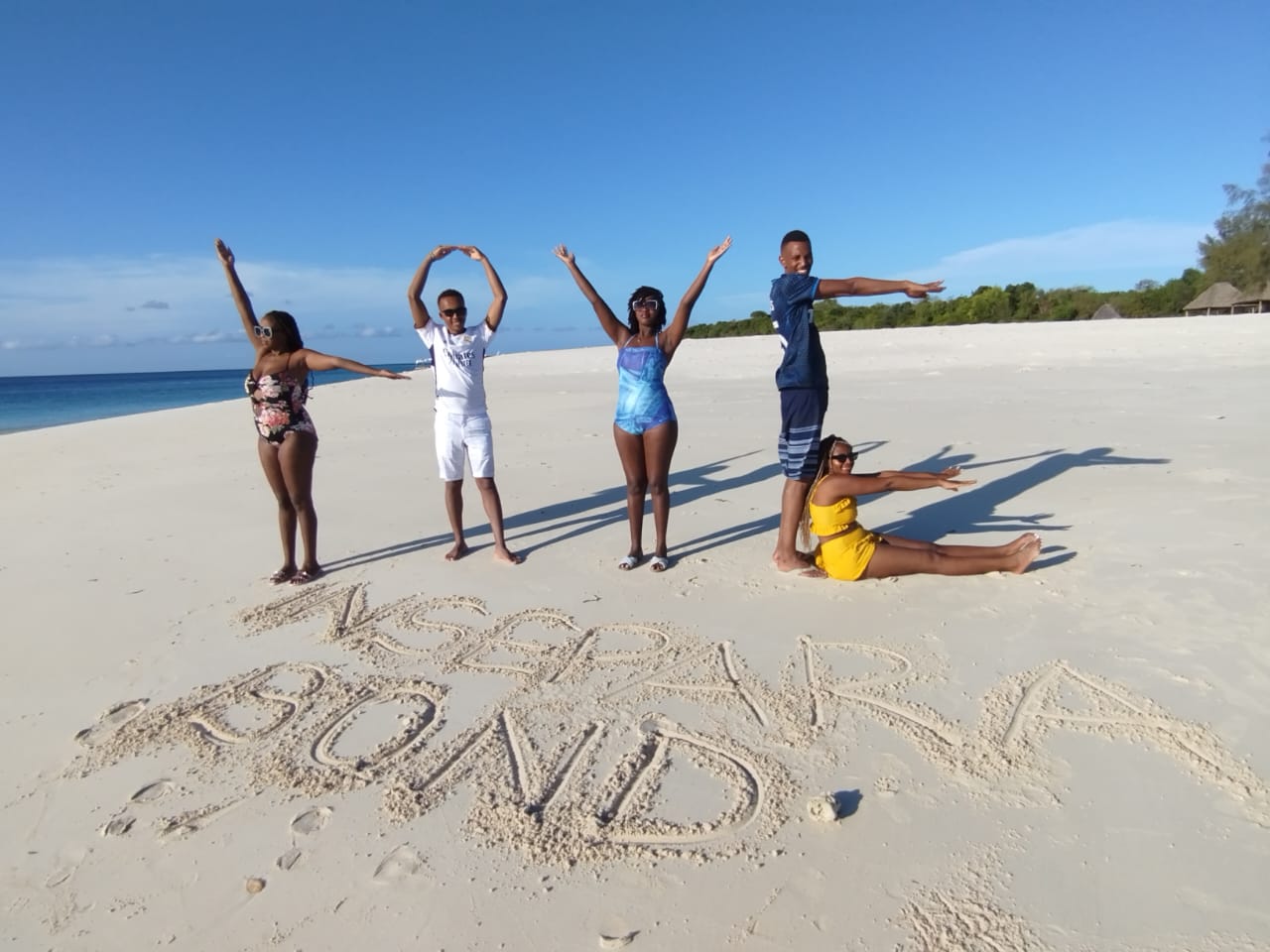 Sinda Island Group Tour_0