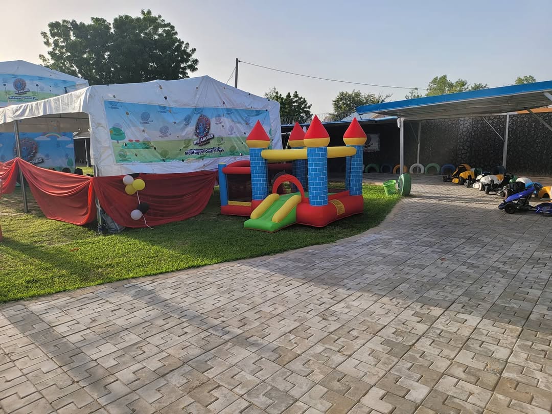 RESTAURANT & PARK _2