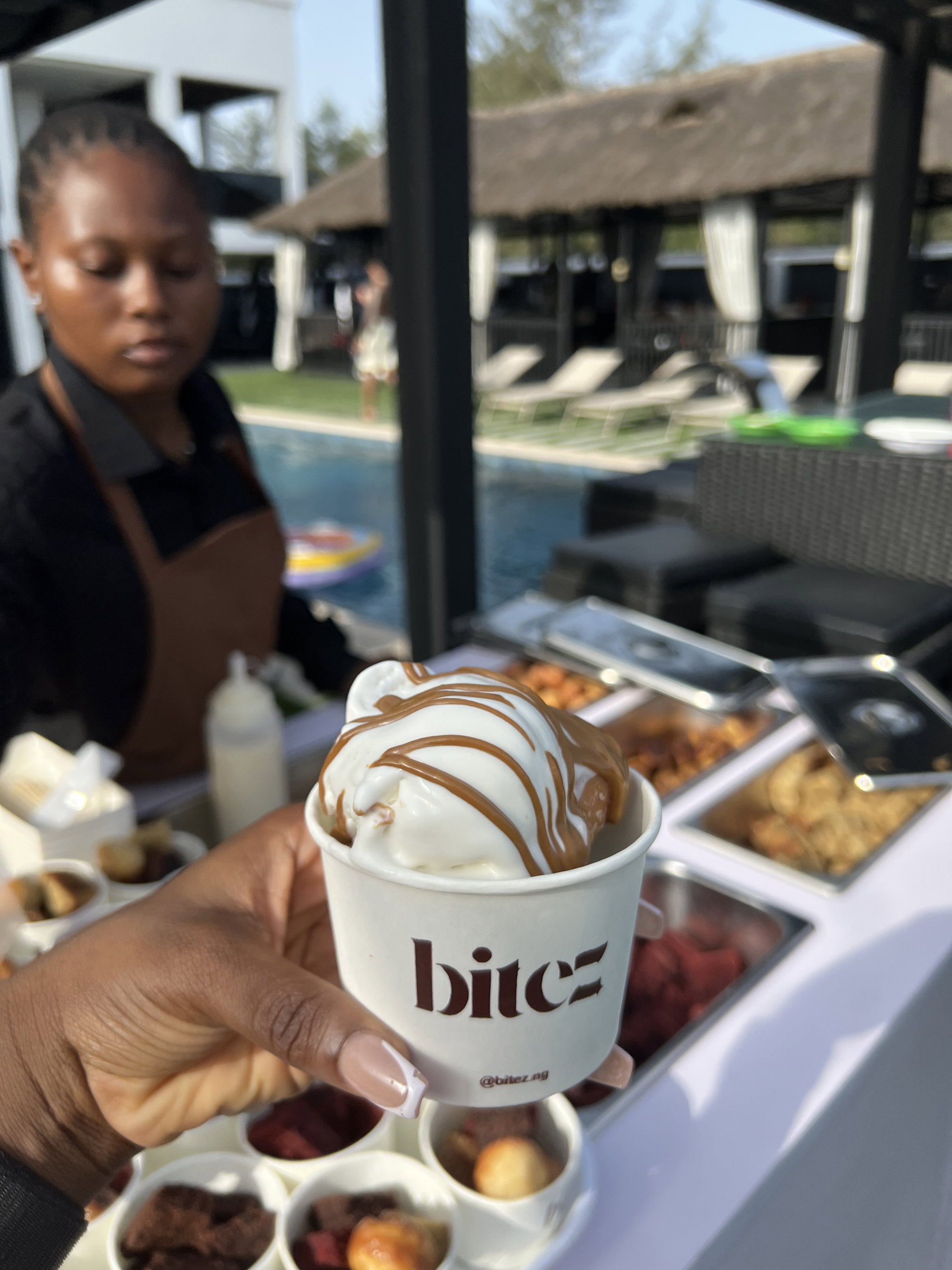 ice cream serving_0