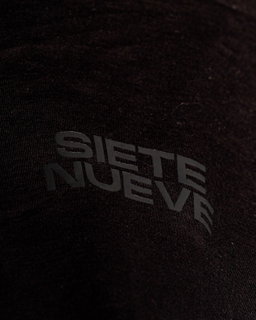 Oversize Siete Nueve Blackout - Negra