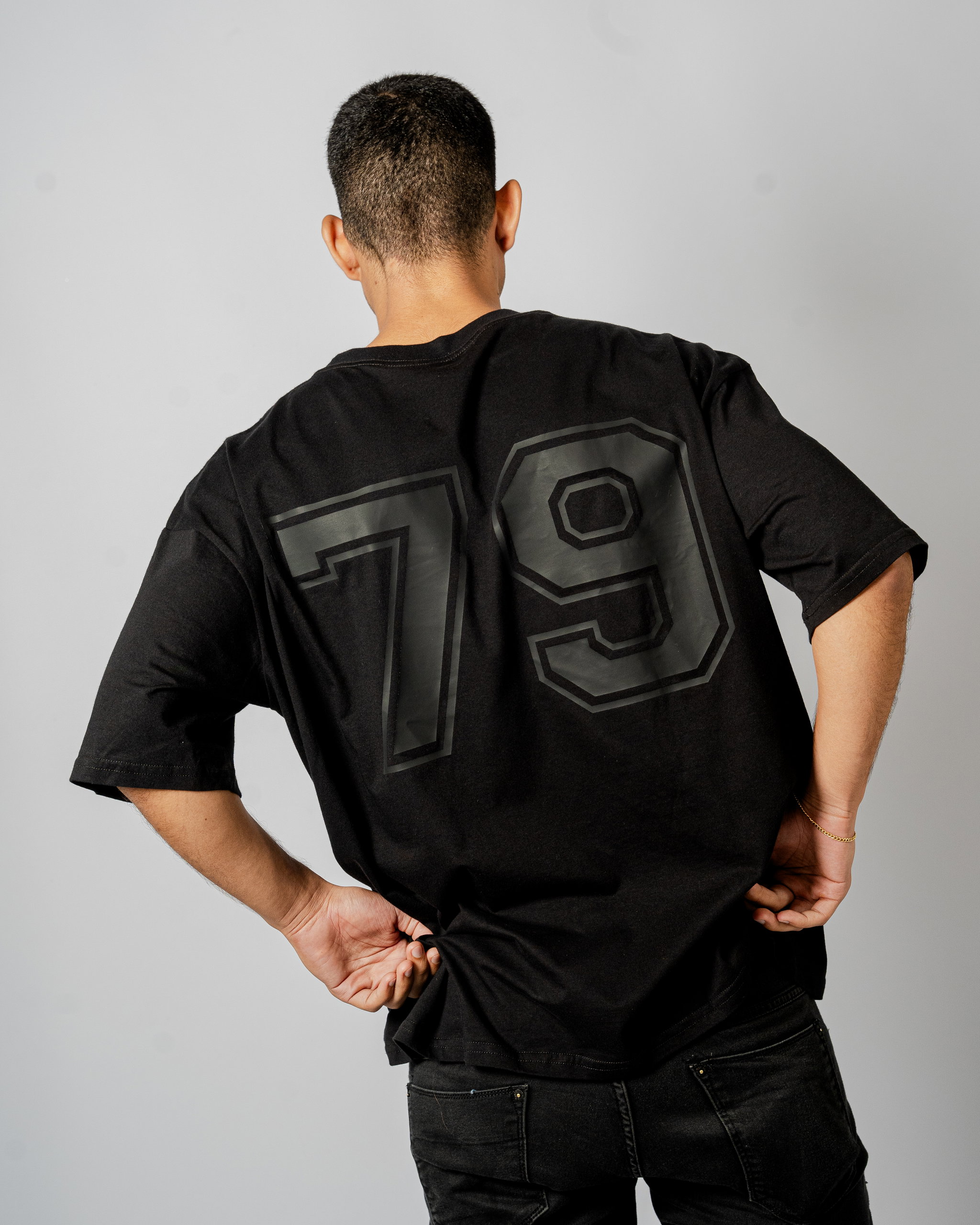 Oversize Siete Nueve Blackout - Negra_4