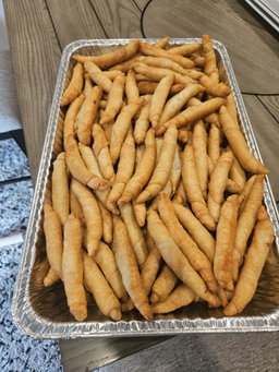1 large Tray Fishroll 