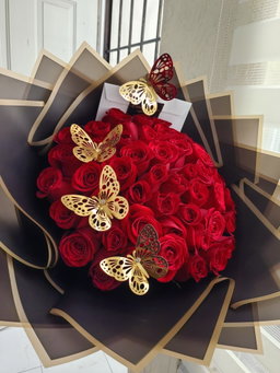 Butterflies for you (50 roses)