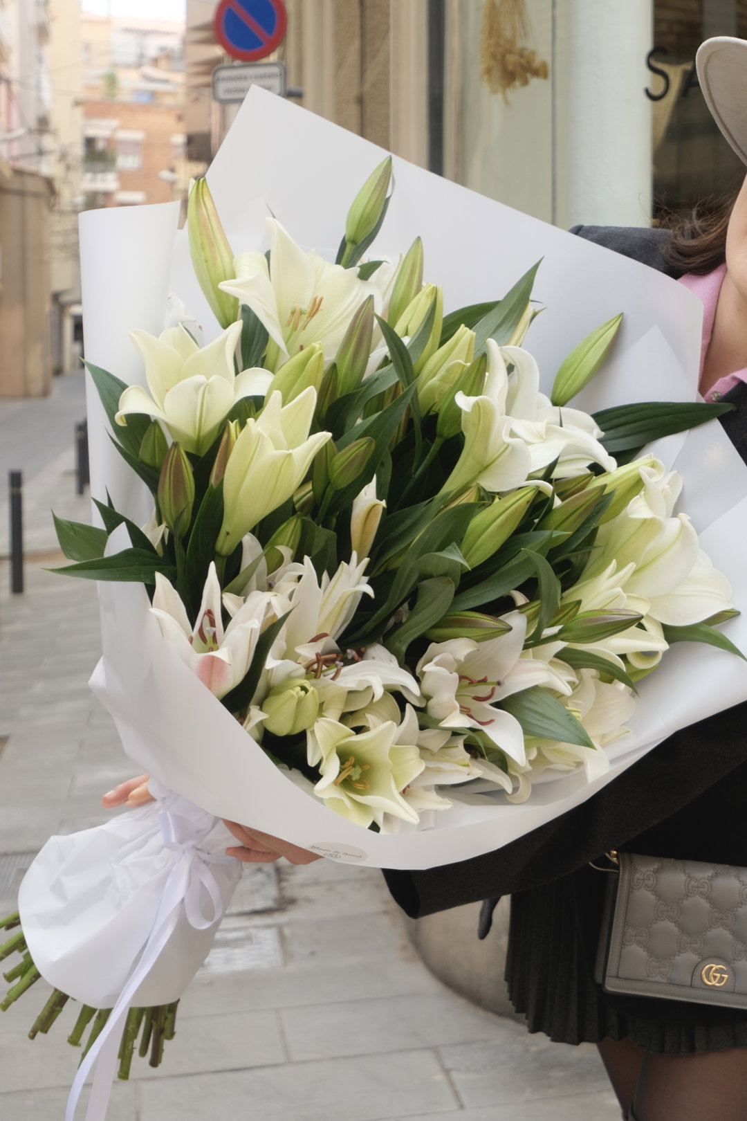 White Liliums Bouquet