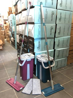 SELF CLEAN AND DRY MOP