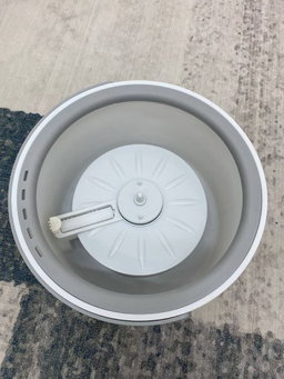 SPIN MOP SEPARATE DIRTY & CLEAN