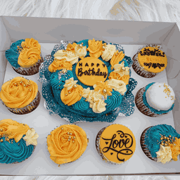 Bento Cake + 8 Cupcakes