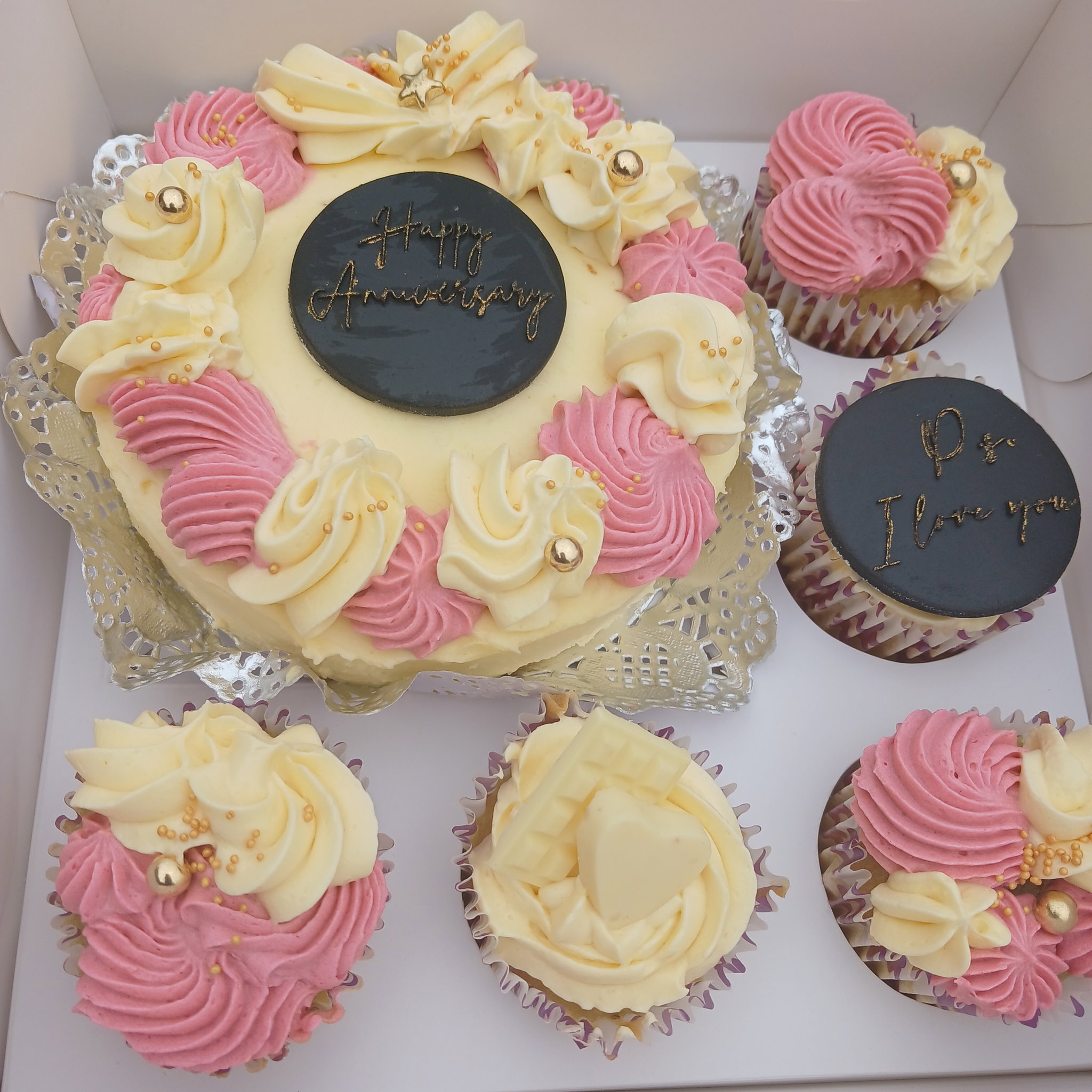 Bento Cake + 5 Cupcakes_1