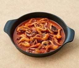 [압구정 주꾸미] 주꾸미볶음 500g [Apgujeong Octopus] Stir-fried Octopus 500g