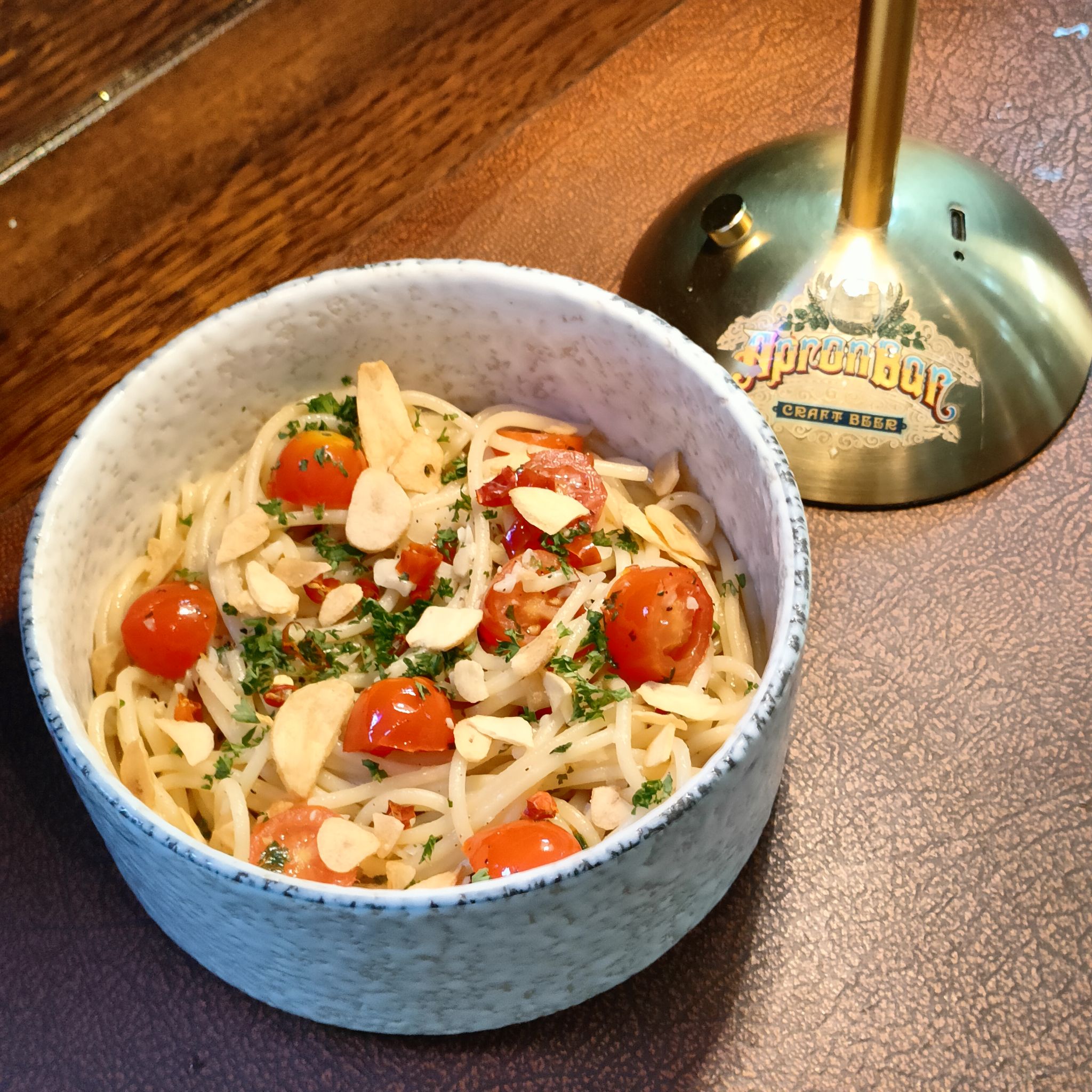Spaghetti Aglio Olio | สปาเก็ตตี้ผัดพริกกระเทียม