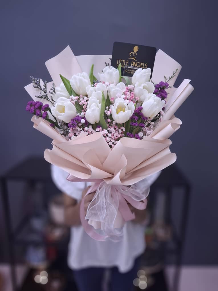 Tulip Bouquet White - Medium