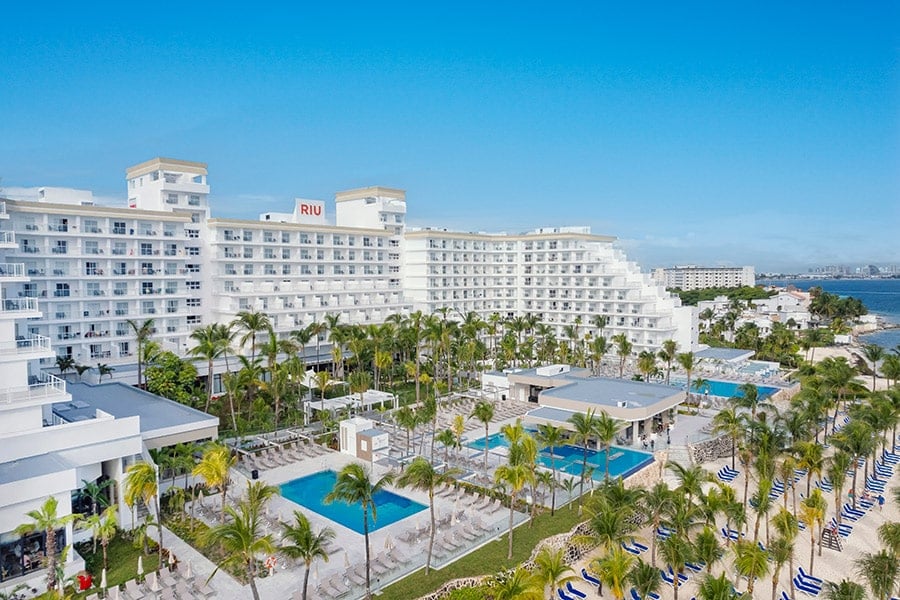 RIU Resorts and Hotels_0