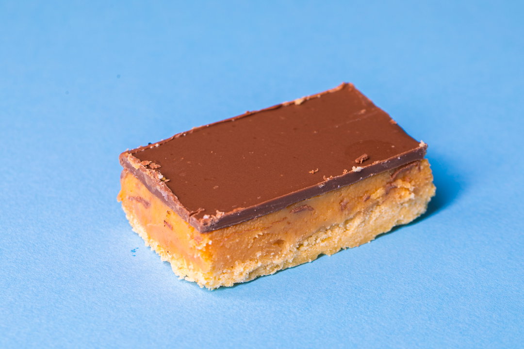 Plain caramel square