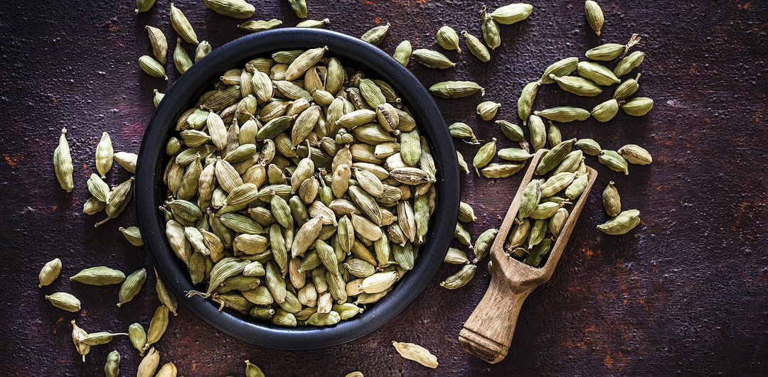 1637 DAISO CARDAMOM 10g
