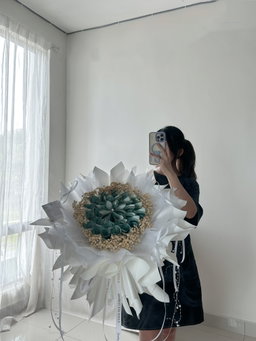 30pcs Money Bouquet (Round Baby Breath Design)