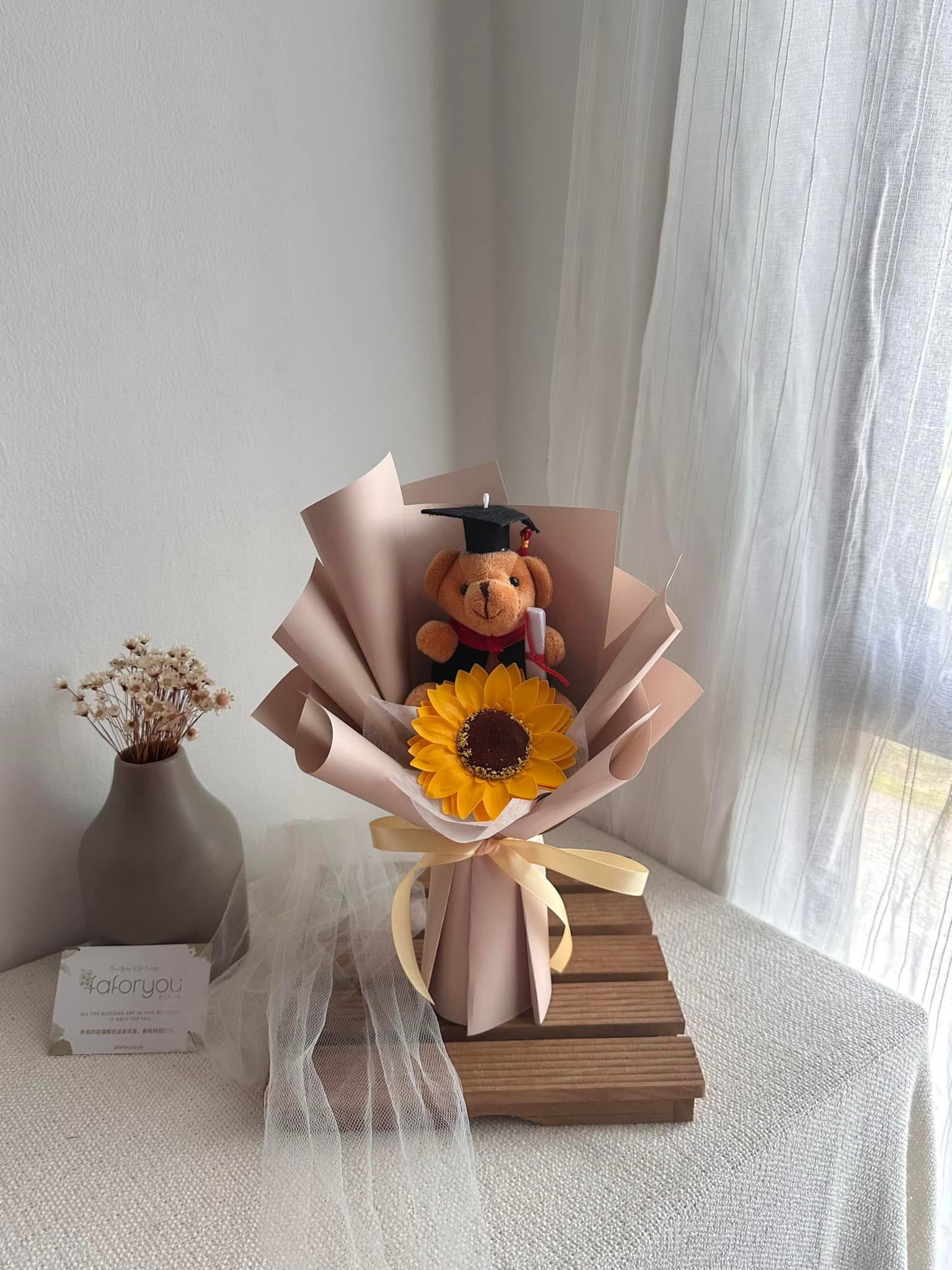 (GB002) Graduation Small Bear Sunflower Bouquet _0