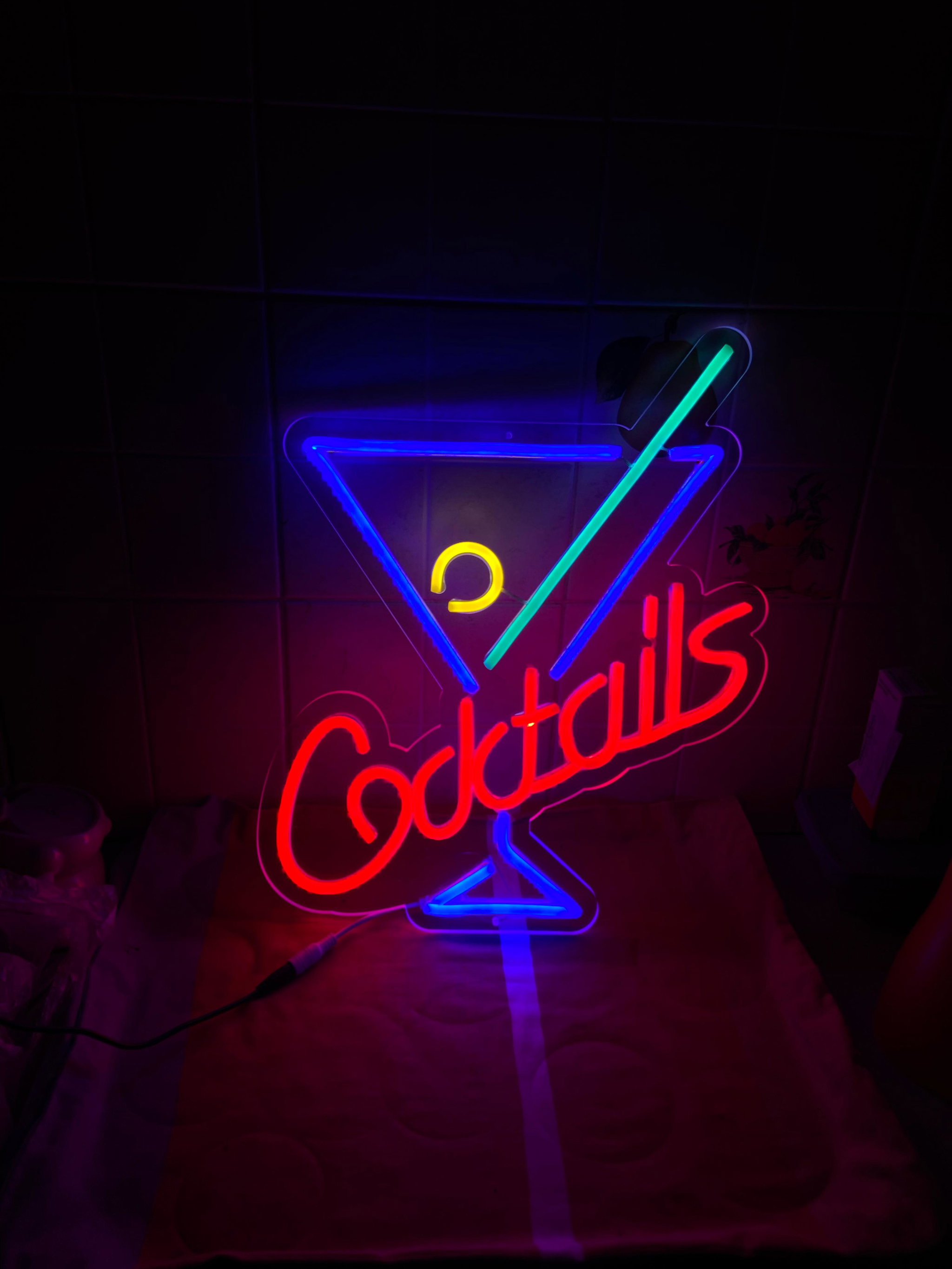 Cocktail neon sign_0