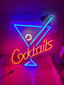 Cocktail neon sign