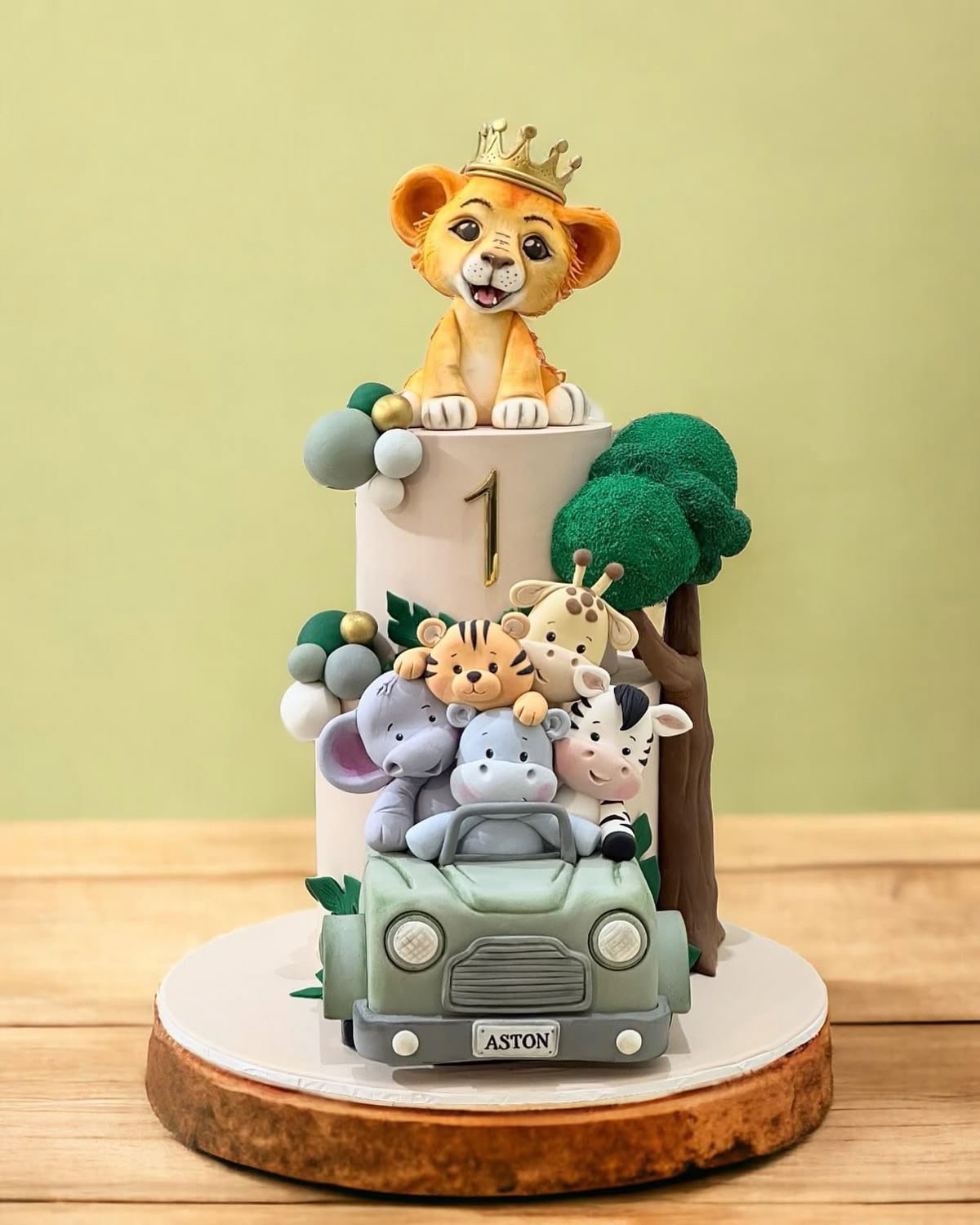 2 tiered Fondant Cakes_1