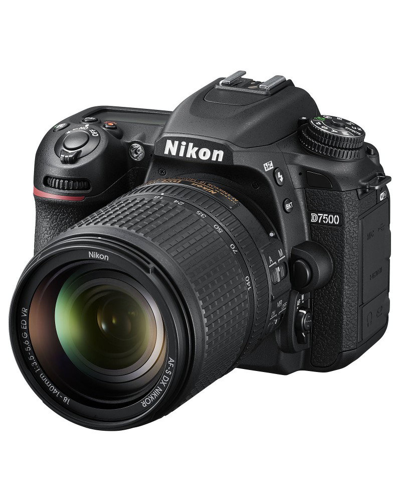 Nikon D7500 + AF-S DX NIKKOR 18-140mm VR_1