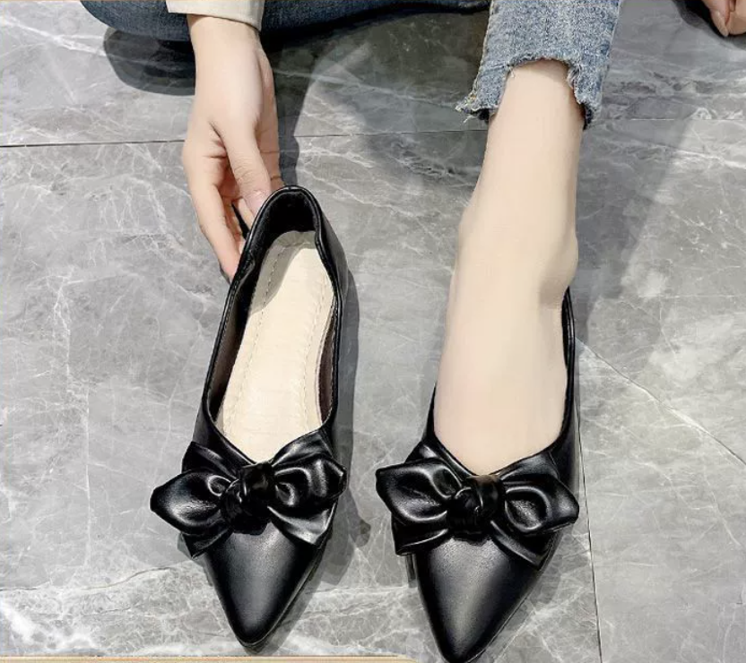 Flat bottom soft leather shoes_1