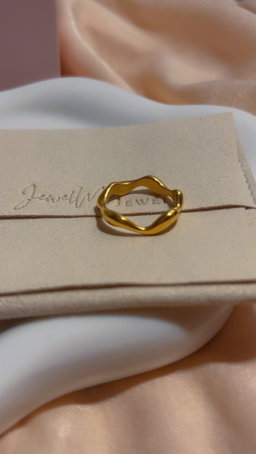 Wavy Gold Ring