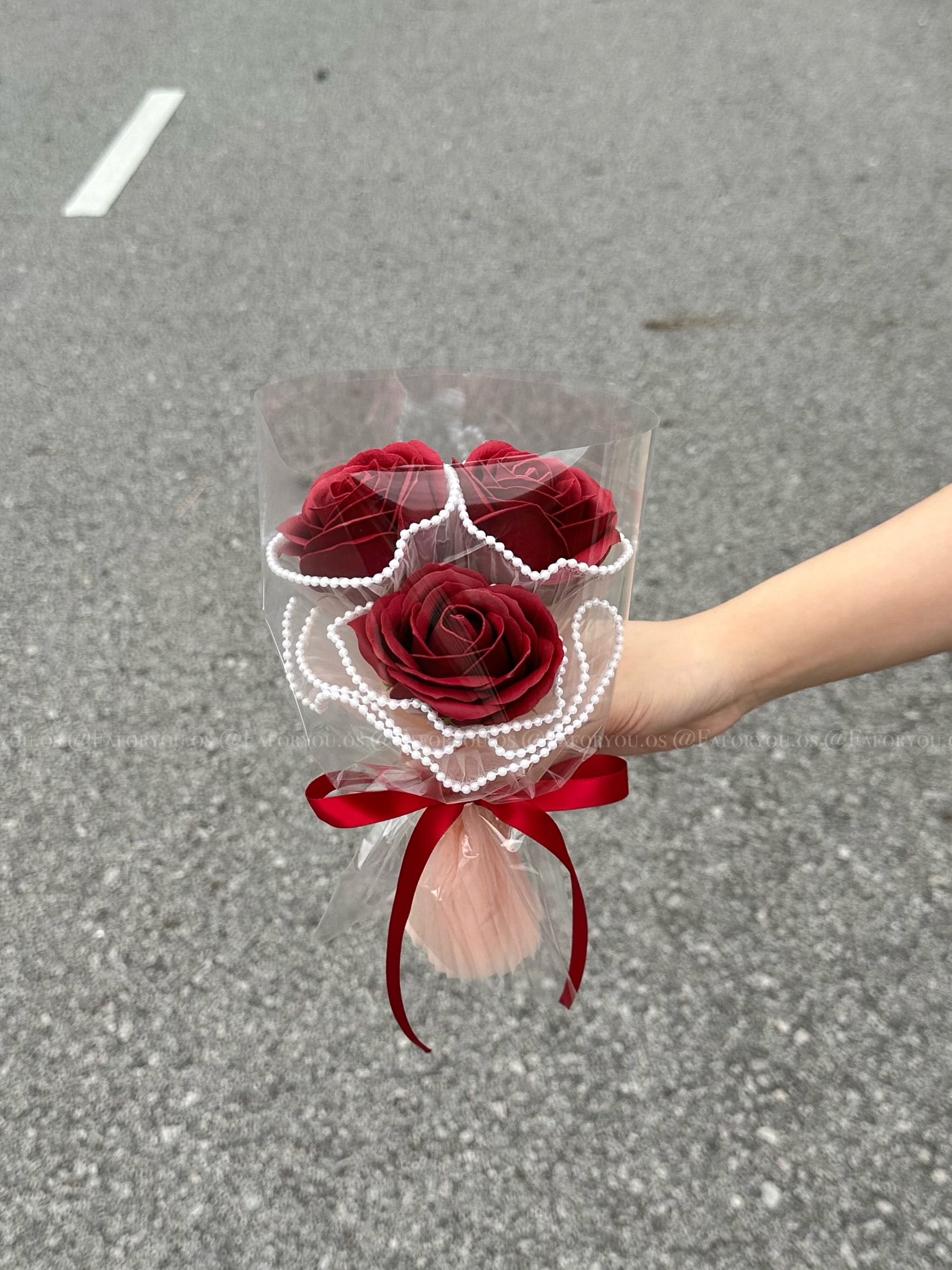 (3R004) 3 Stalk Transparent Soap Rose Bouquet _2