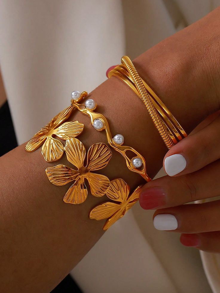 Gold Floral bangle 