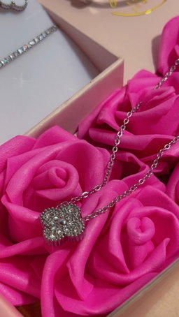 Silver Diamond Clover Necklace 1 clover  