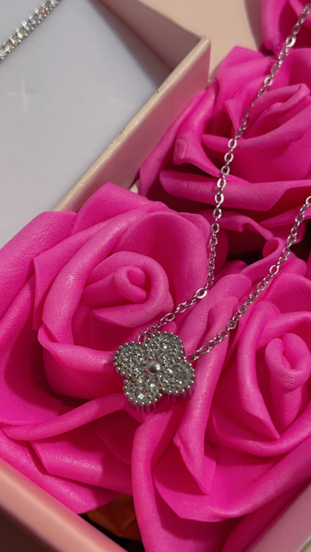 Silver Diamond Clover Necklace 1 clover  