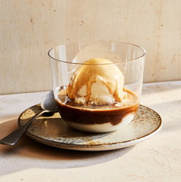 Affogato (阿芙乐多)