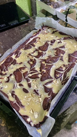 Red Velvet brownie with cheesecake 