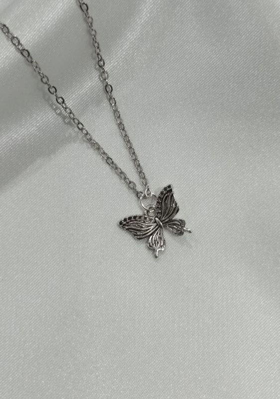 Pendant necklaces by The Charm Lab_2