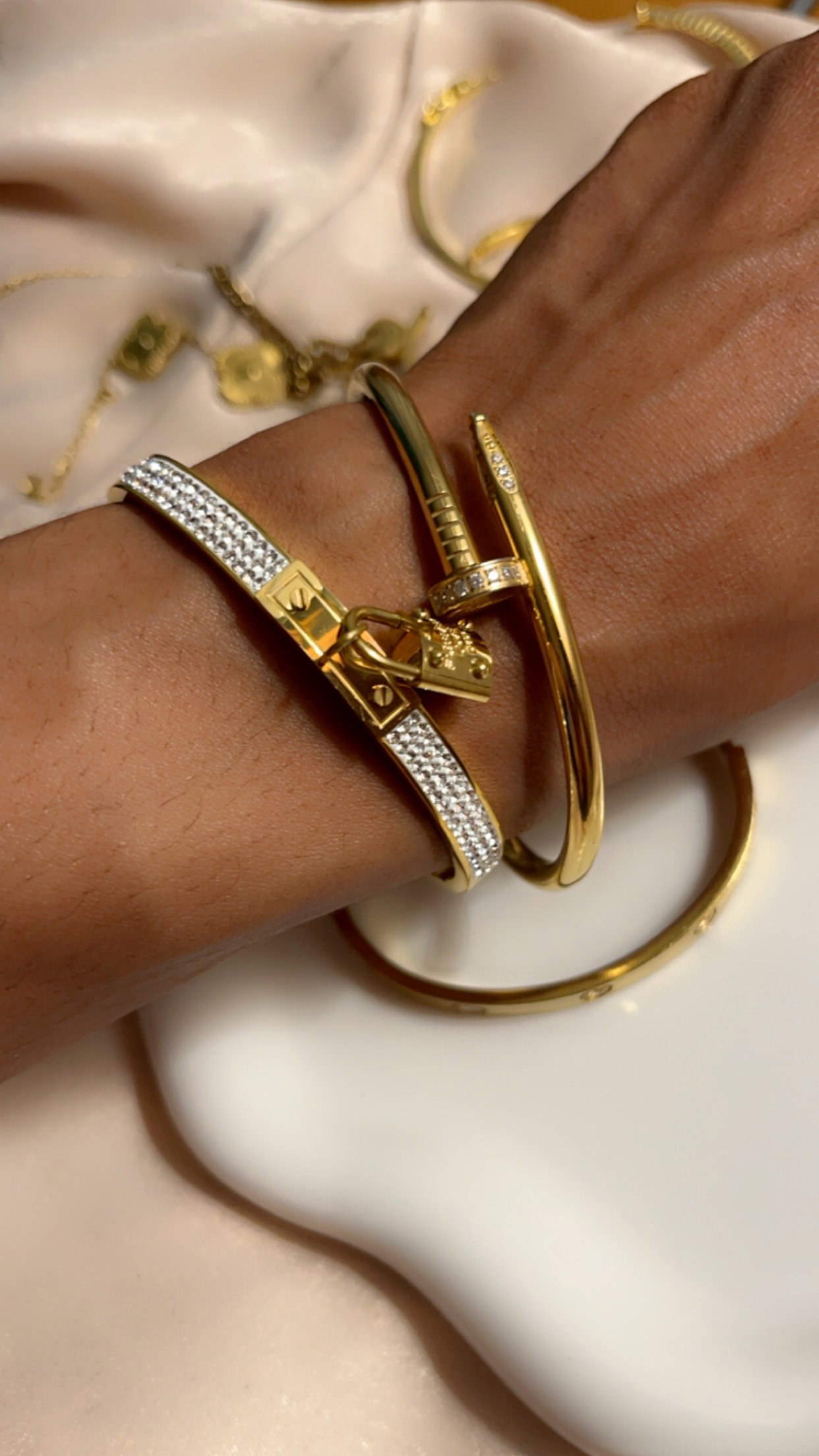 Nail Bracelet Gold_2