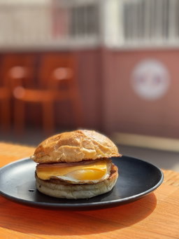 BREAKFAST BURGER 