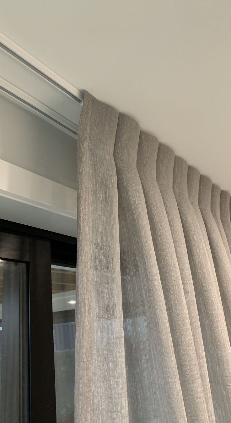 Curtains_0