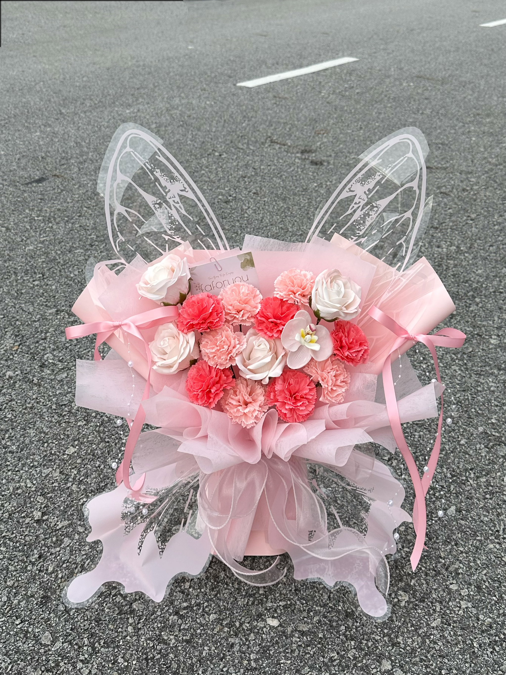 (MC09) Mother’s Day Carnation Butterfly Bouquet _3